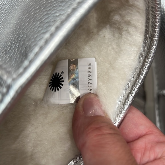 New UGG Silver Classic Mini Zip Logo Shine Boots - Picture 10 of 11